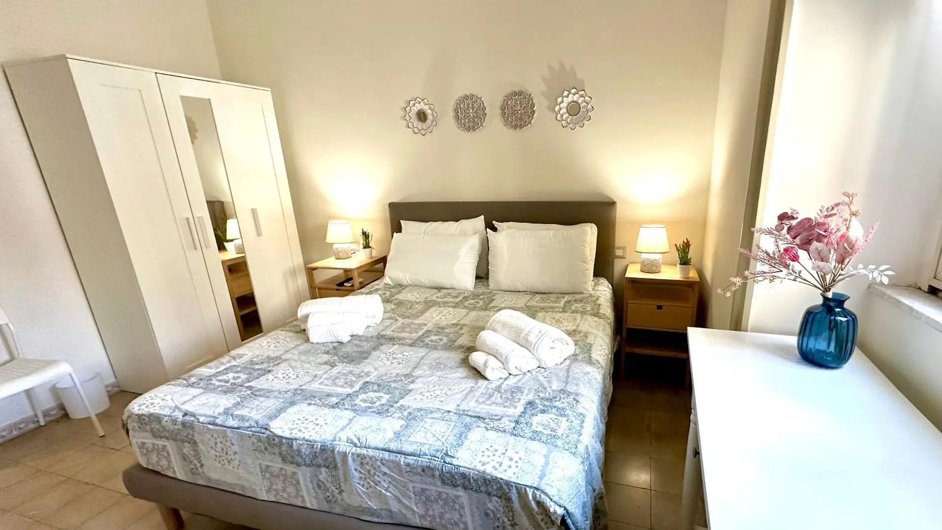 卡塔尼亚 Chiaraluce House酒店 0*,